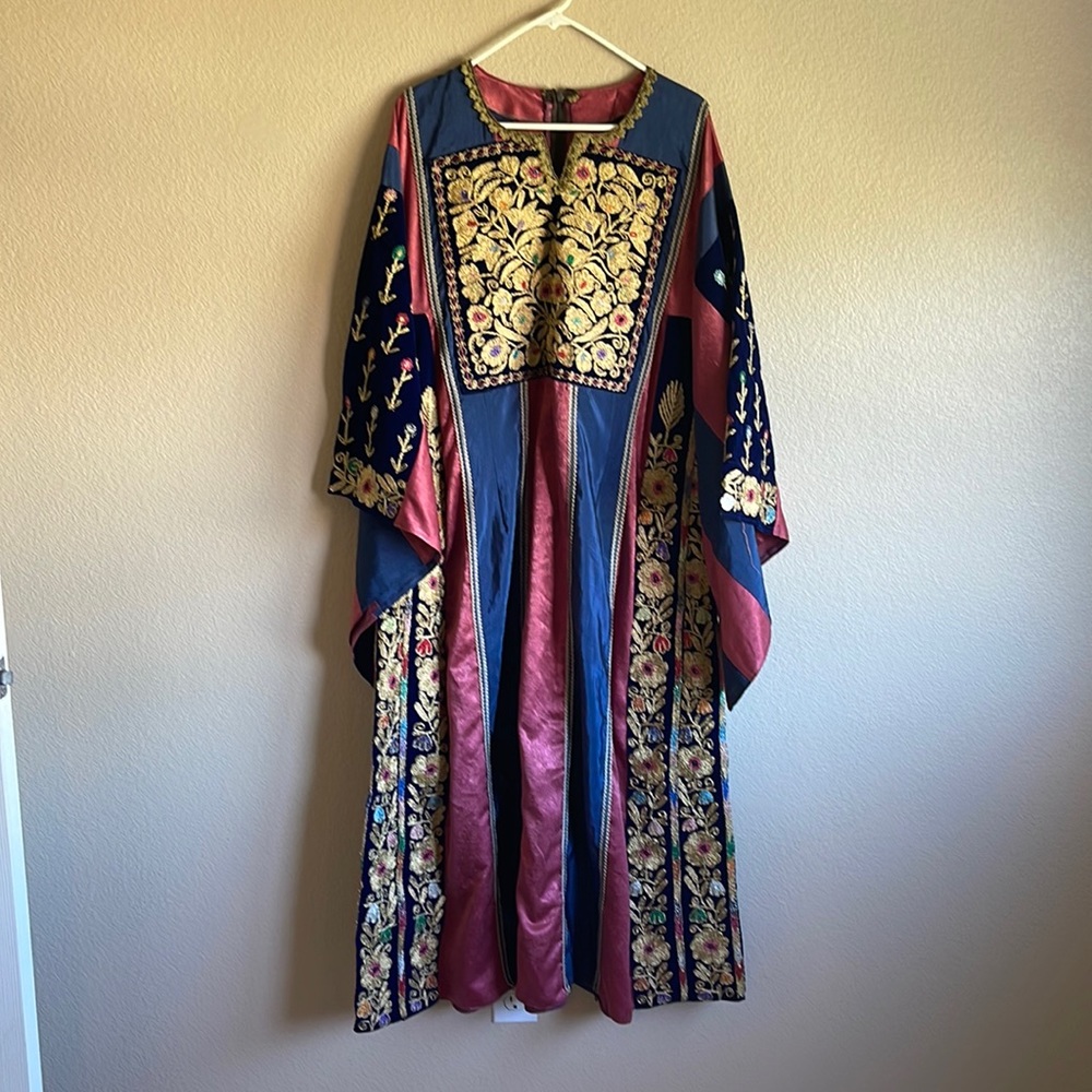Traditional Palestinian Thobe Dress